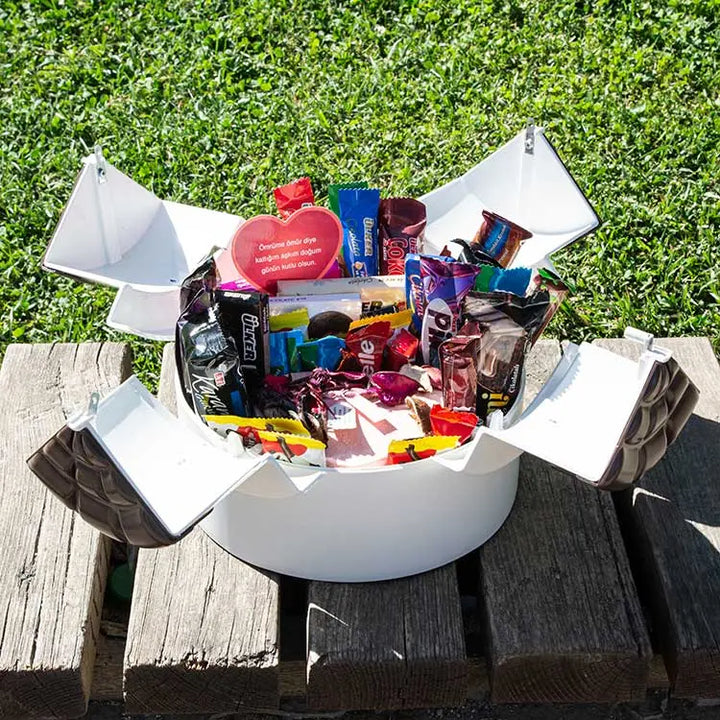 Skapa minnesvärda ögonblick med TårtaX Surprise Box - den anpassningsbara tårtan av hårdplast för personliga presenter